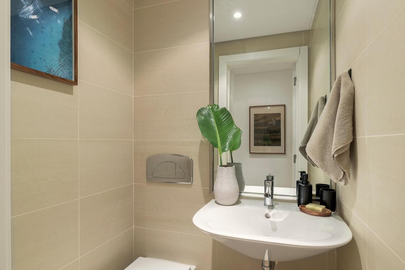 Karimata - 2 Bedrooms And Parking In Arroios * Lisbon