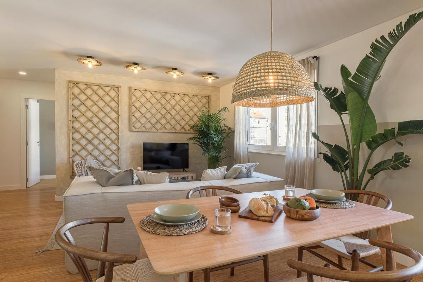 Karimata - 2 Bedrooms And Parking In Arroios Apartment